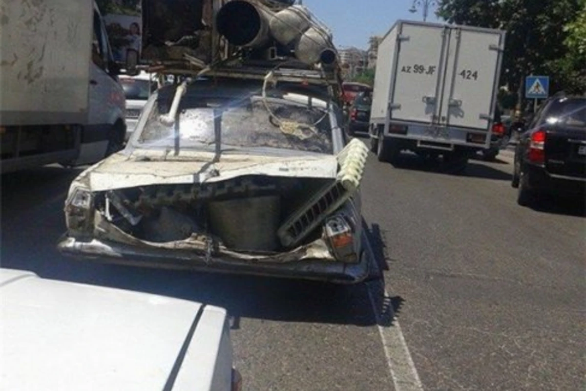 Опасный автомобиль на дорогах Баку