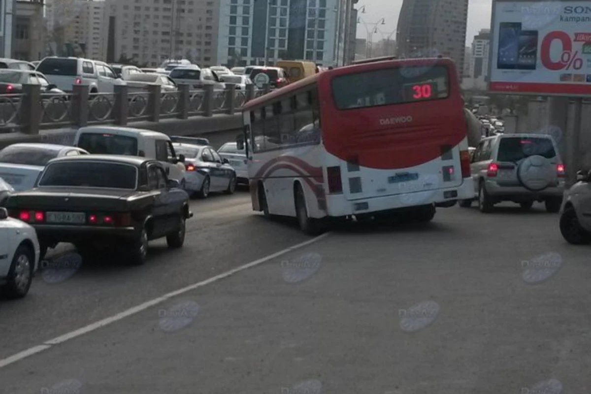 Неописуемая наглость водителя бакинского автобуса