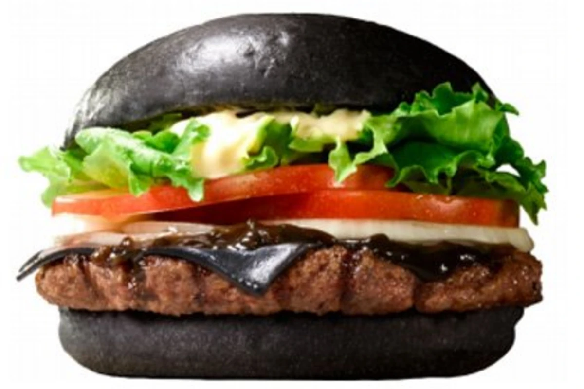 Посетителям Burger King в Японии предложат черные бургеры