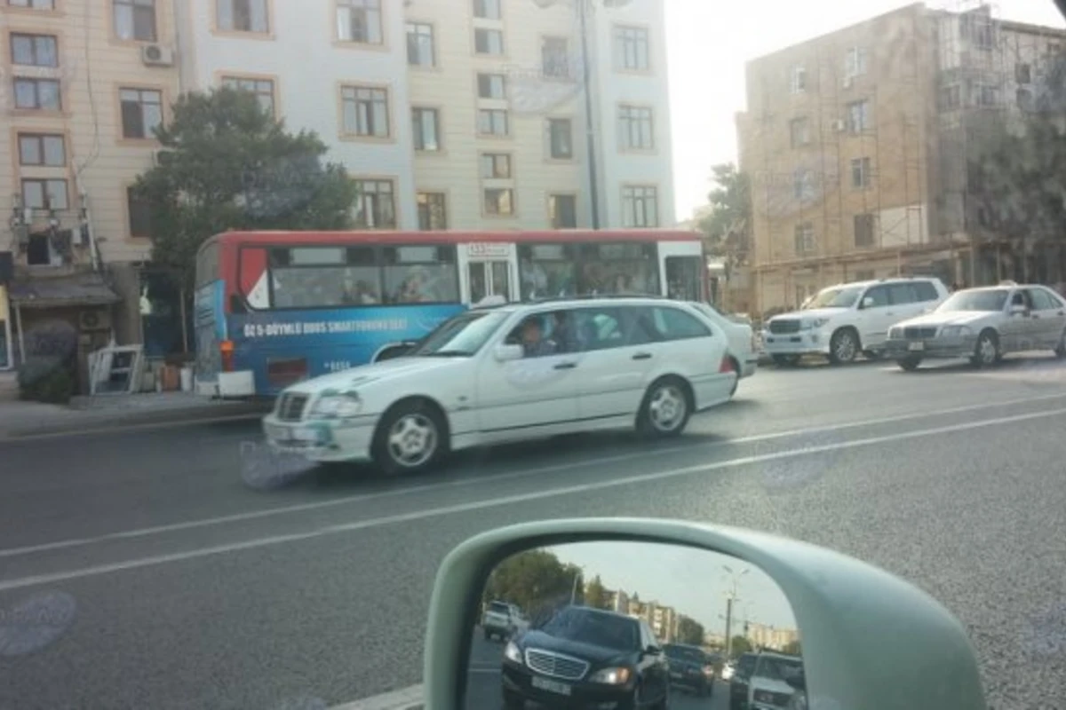 Бакинские автобусы вновь нарушают правила