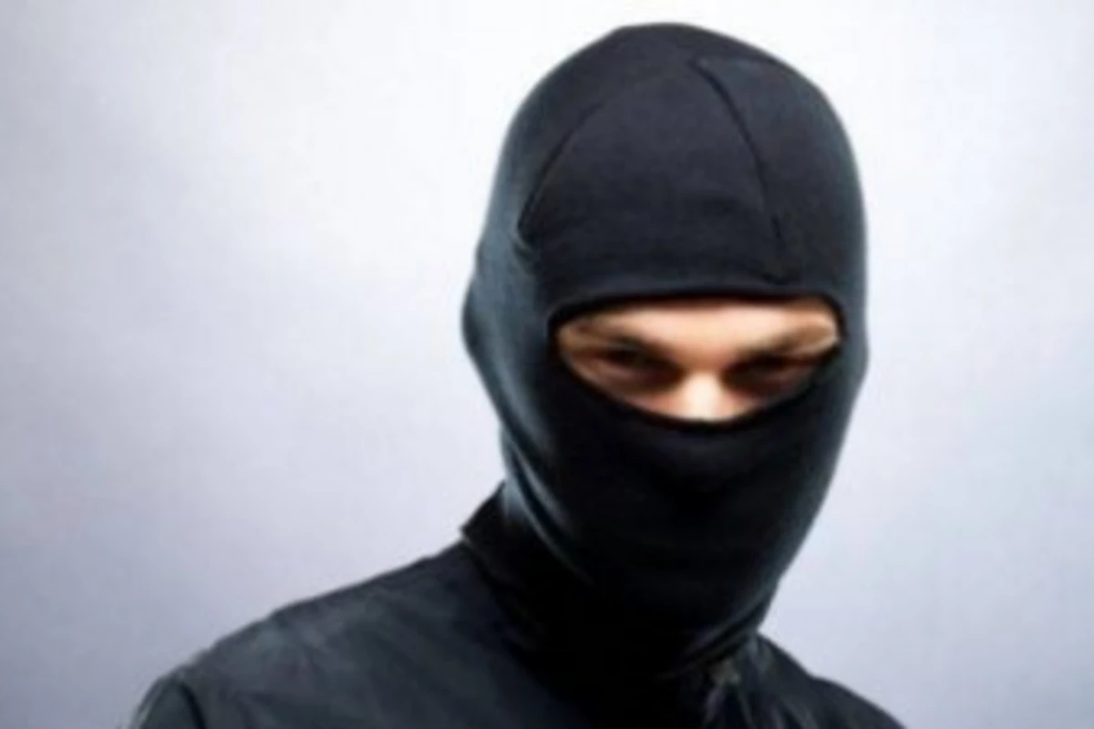 В Баку люди в масках обокрали квартиру