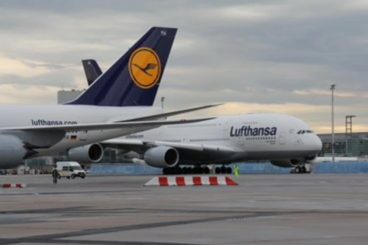 Lufthansa отменила десятки рейсов