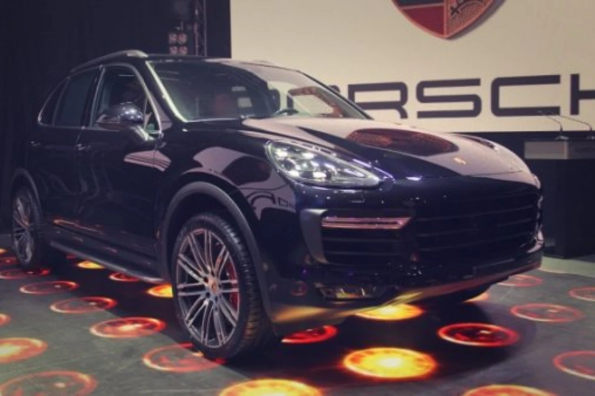 В Баку представлен новый Porsche Cayenne
