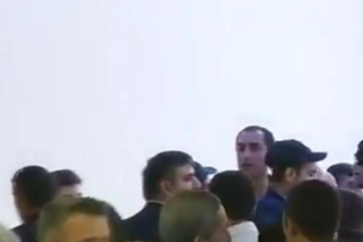 В Баку на ярмарке меда азербайджанские и киргизские пчеловоды устроили драку (видео)