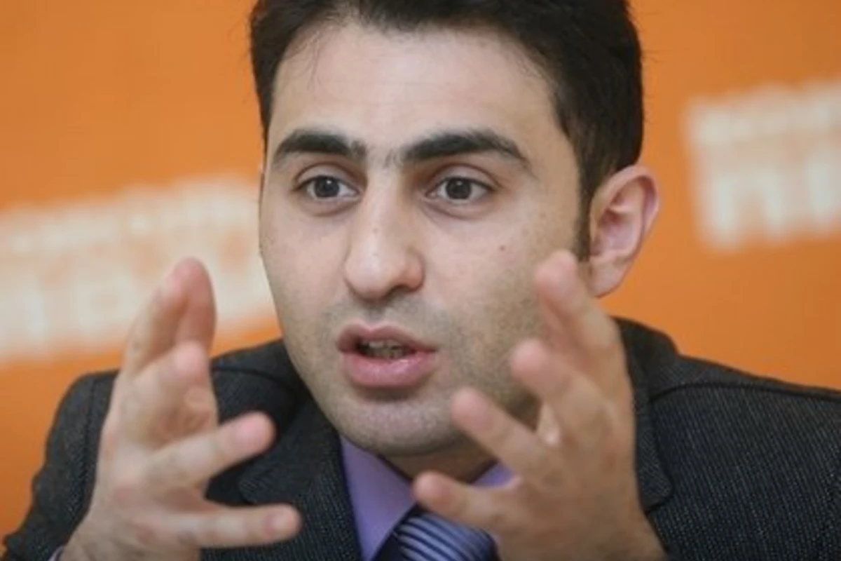 Азербайджанец стал судьей на украинской «Битве экстрасенсов» (видео) Азербайджанец стал судьей на украинской «Битве экстрасенсов» (видео)