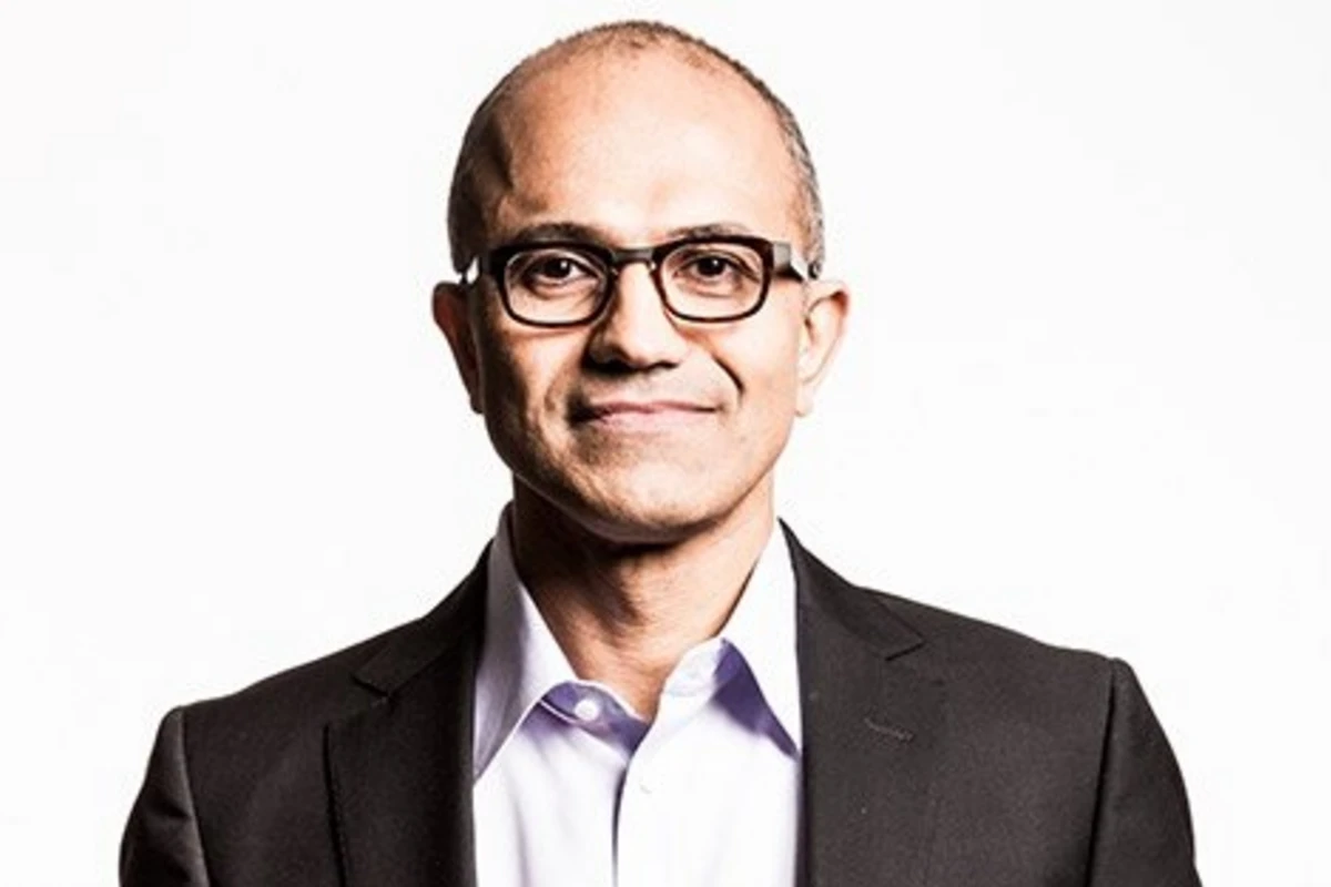 Глава Microsoft извинился перед женщинами
