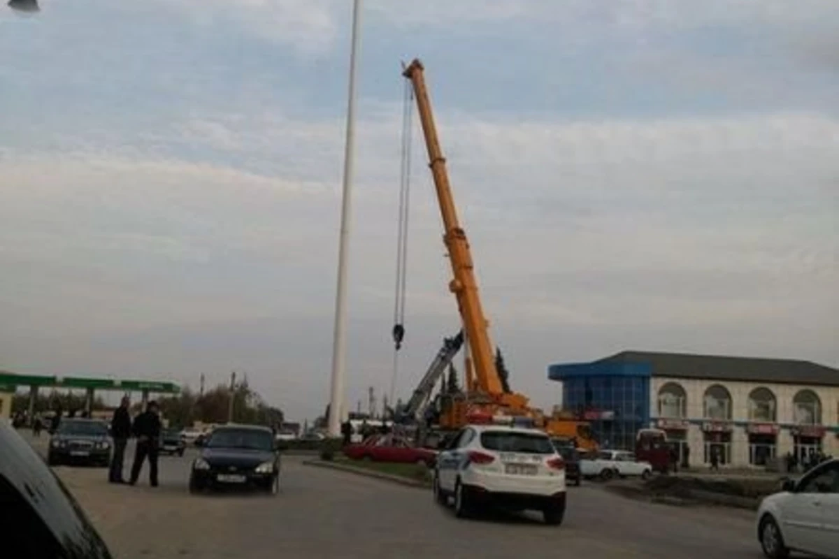 В Кюрдамире неизвестные сожгли флаг Азербайджана