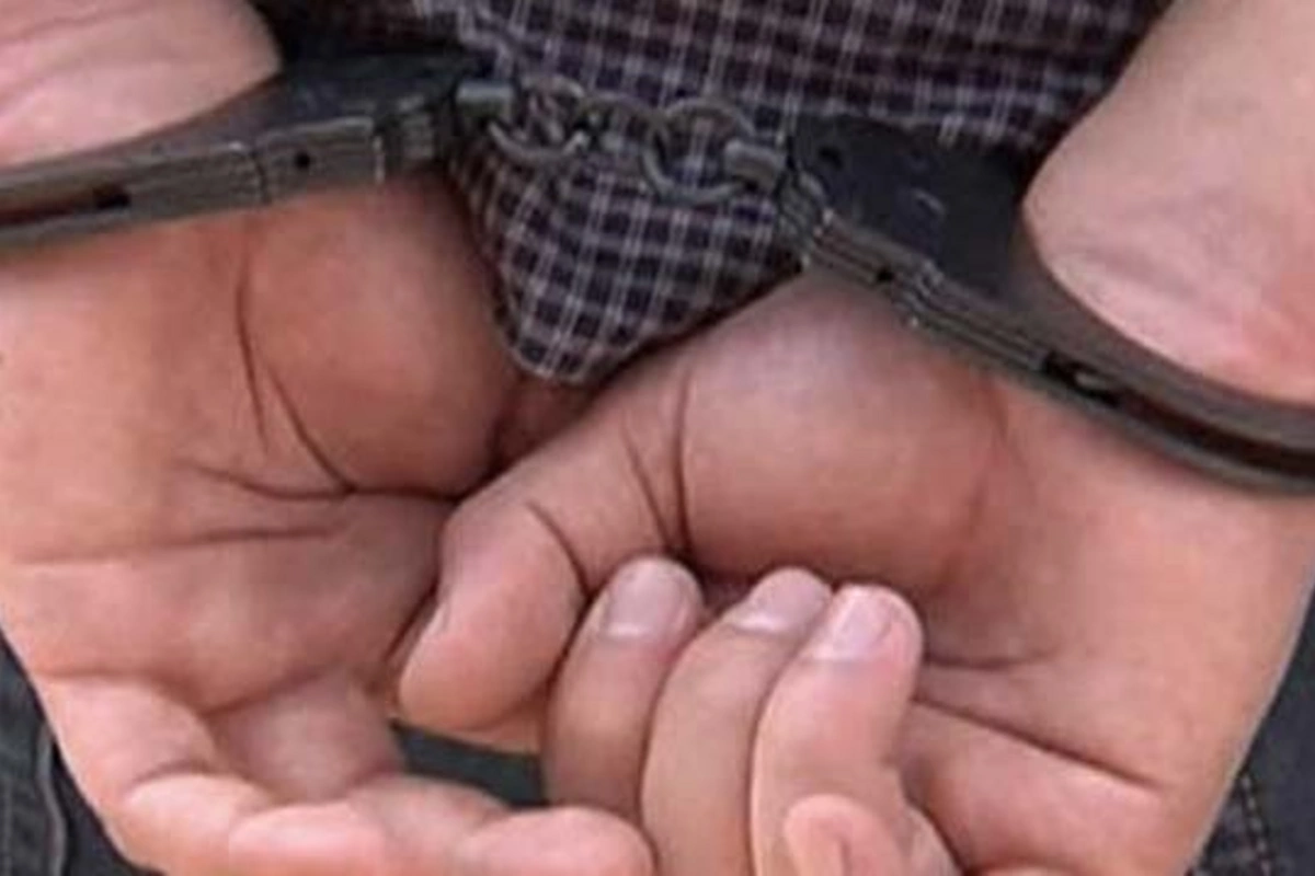 В Гяндже задержали бывших сотрудников полиции