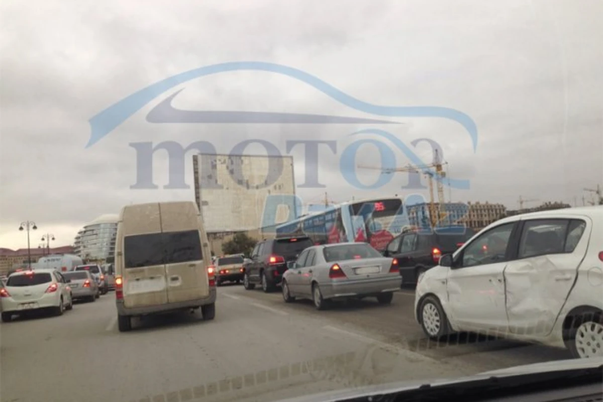 Сегодня утром на проспекте Нобеля возникла большая пробка