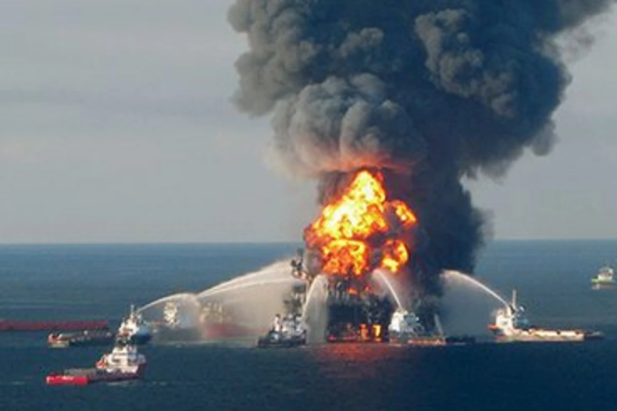 Найдены тела 3 погибших в результате ЧП на морском месторождении SOCAR