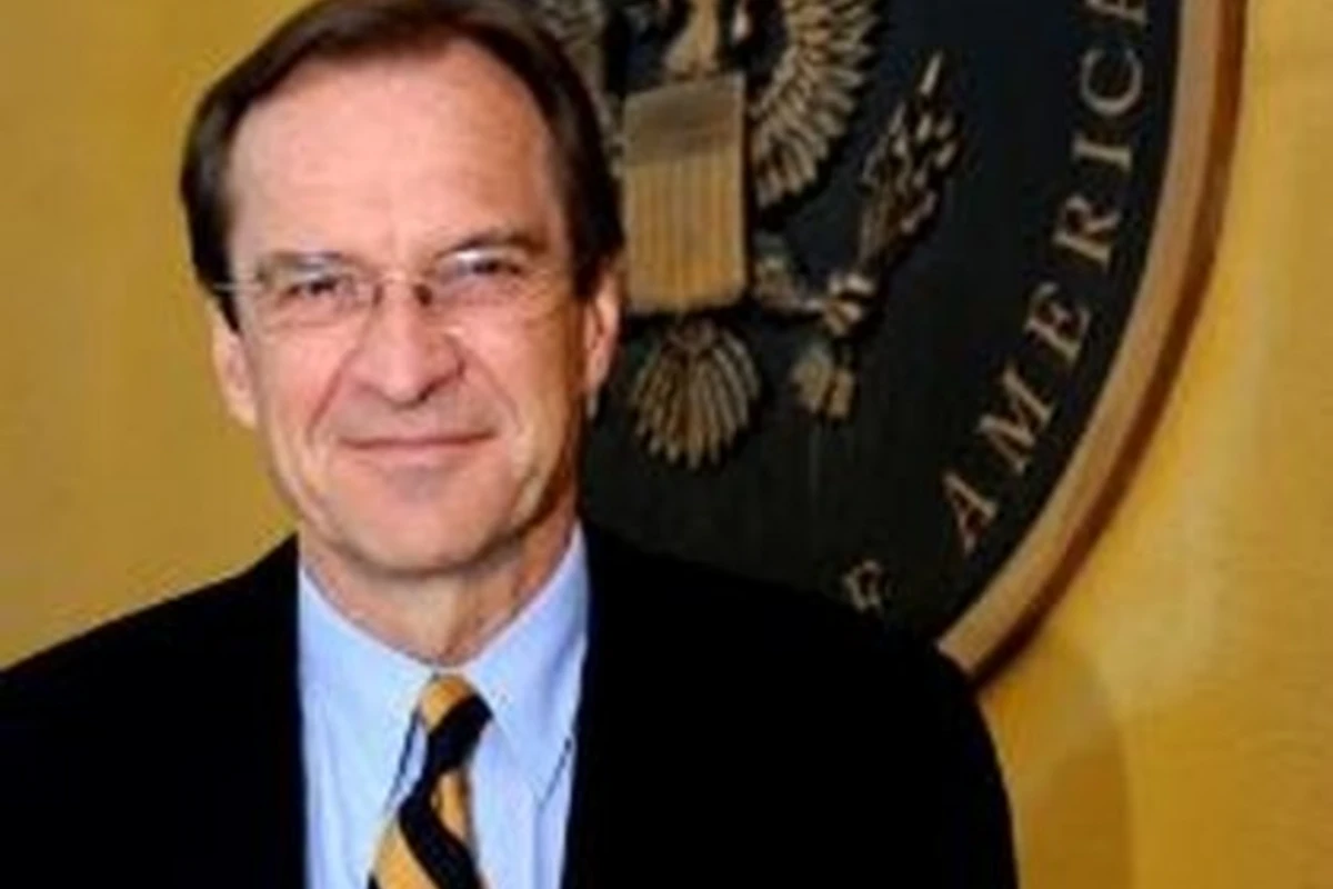 Директор «Голоса Америки» принес извинения Азербайджану