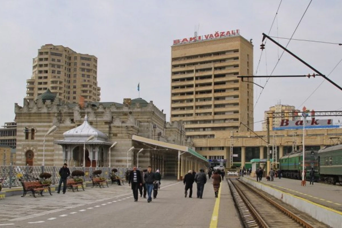 Перенос Бакинского железнодорожного вокзала из центра города не планируется