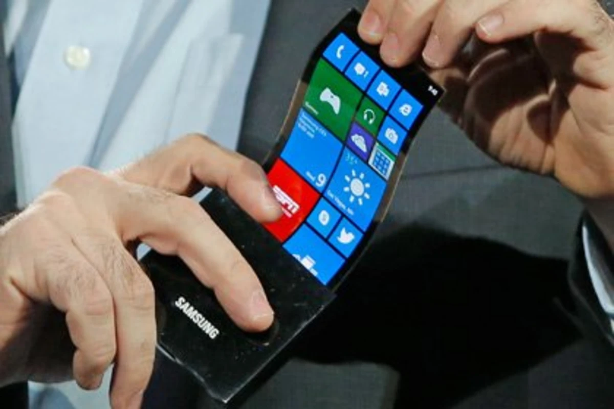 Компания Samsung выпустит смартфон с гибким дисплеем