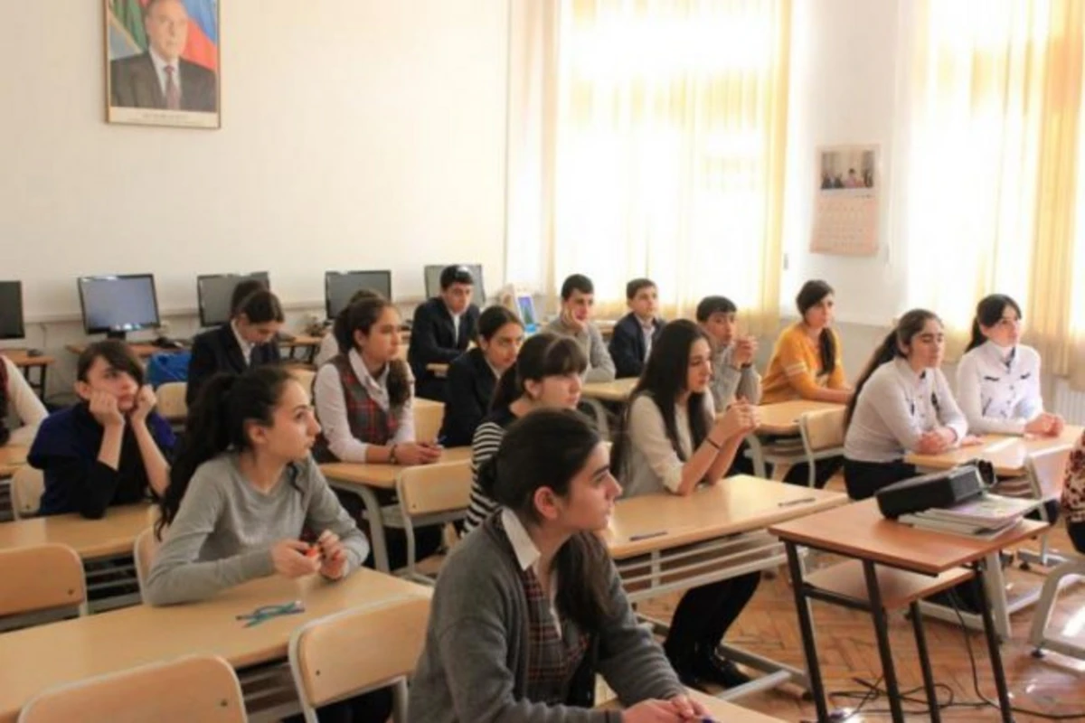 Учебный год в Баку будет завершен раньше срока