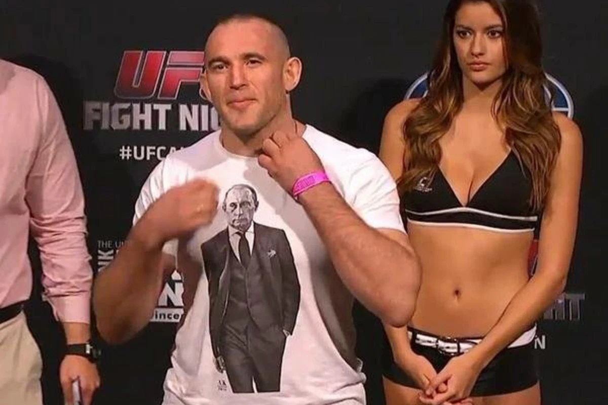 Украинский боец UFC вышел в майке с Путиным на взвешивание