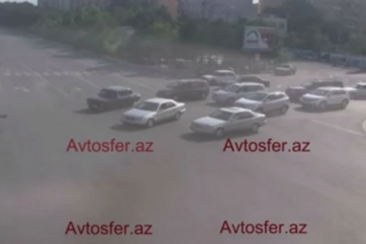 В Баку водитель шестерки на ручнике ушел от тяжелого ДТП (видео)