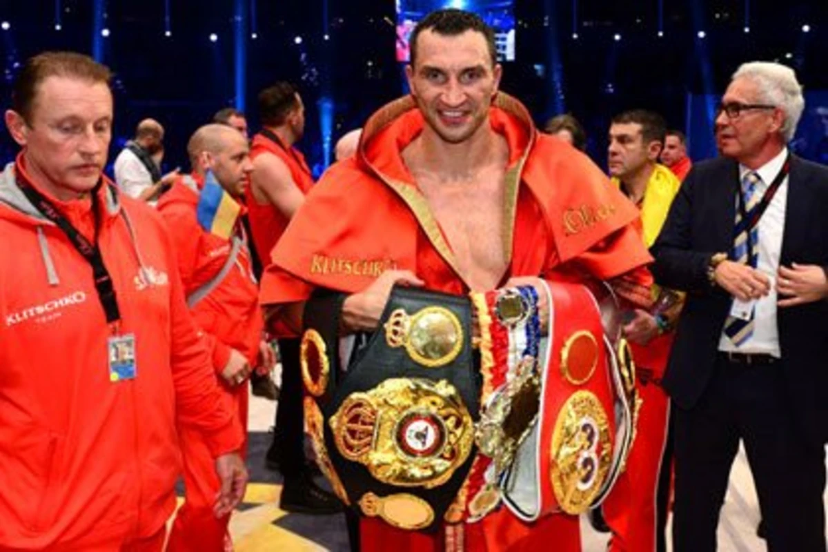 Кличко стал лучшим боксером месяца по версии WBA