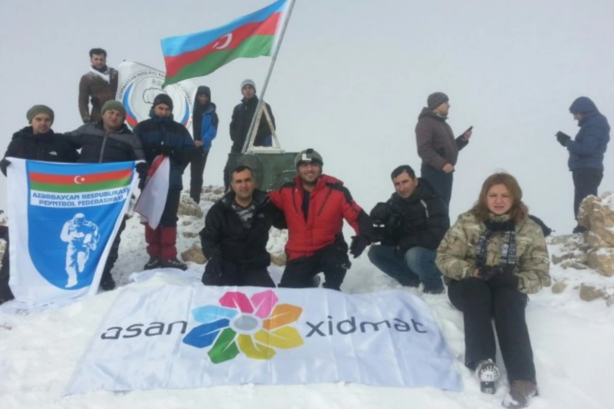 Сотрудники ASAN взошли на вершину Гейдара Алиева