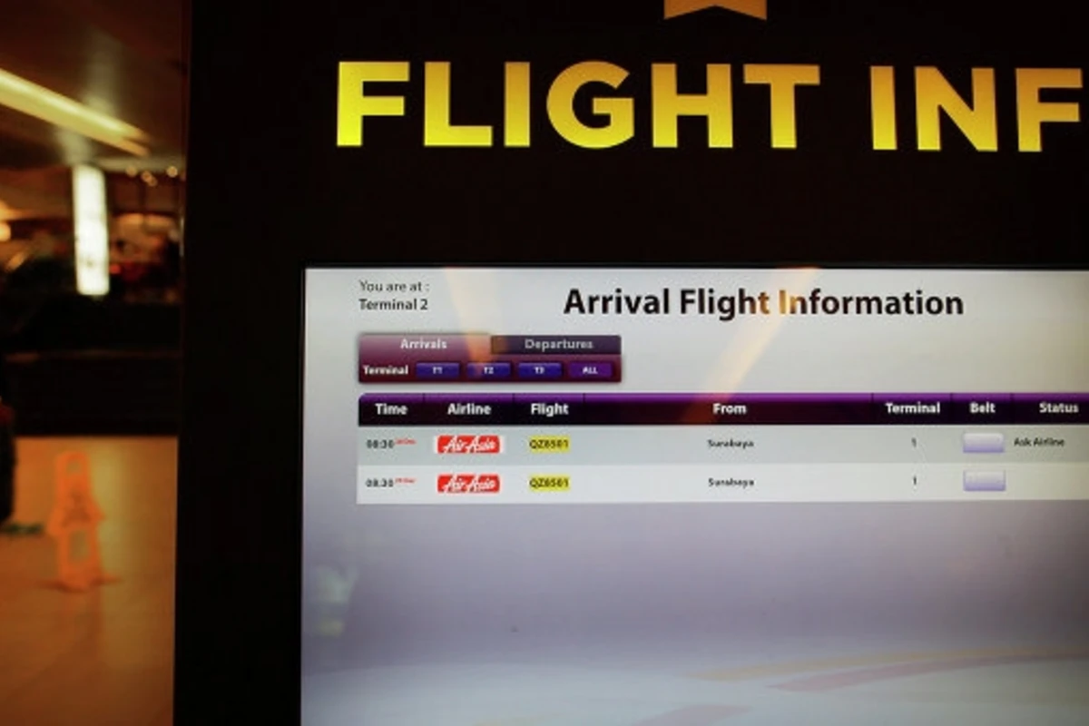 Семья из 10 человек спаслась, опоздав на пропавший самолет Air Asia