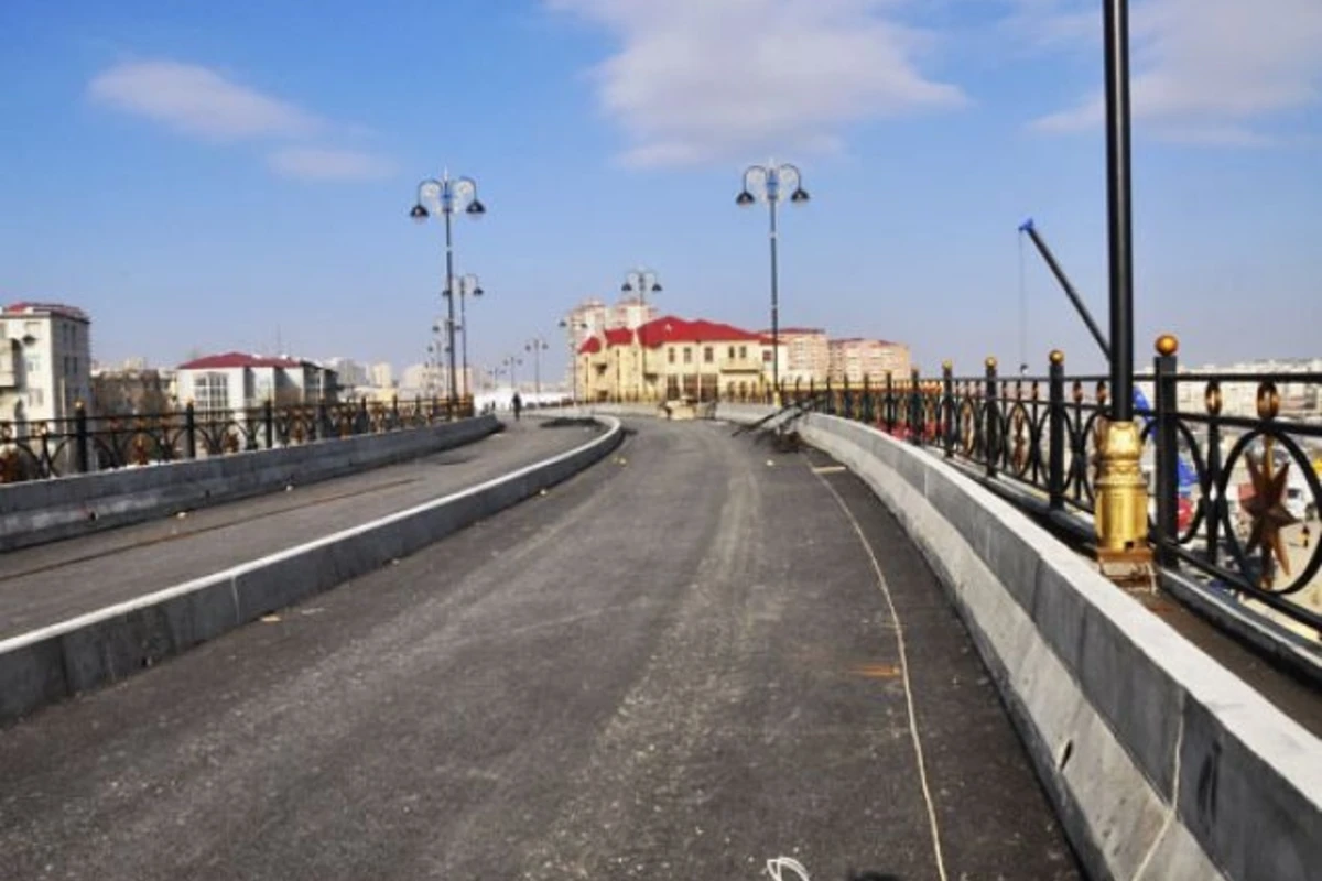 В Баку строятся шесть дорожных развязок