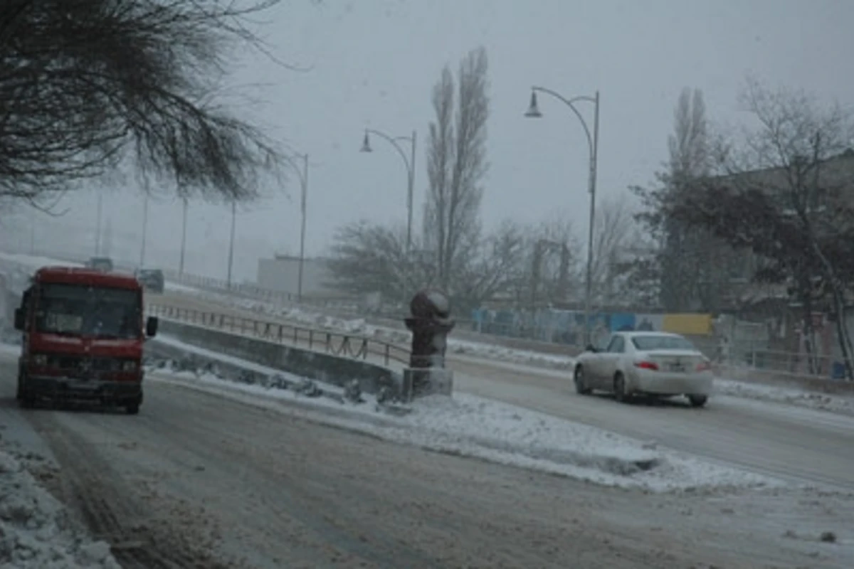 Все автомобильные дороги Баку открыты для движения транспорта