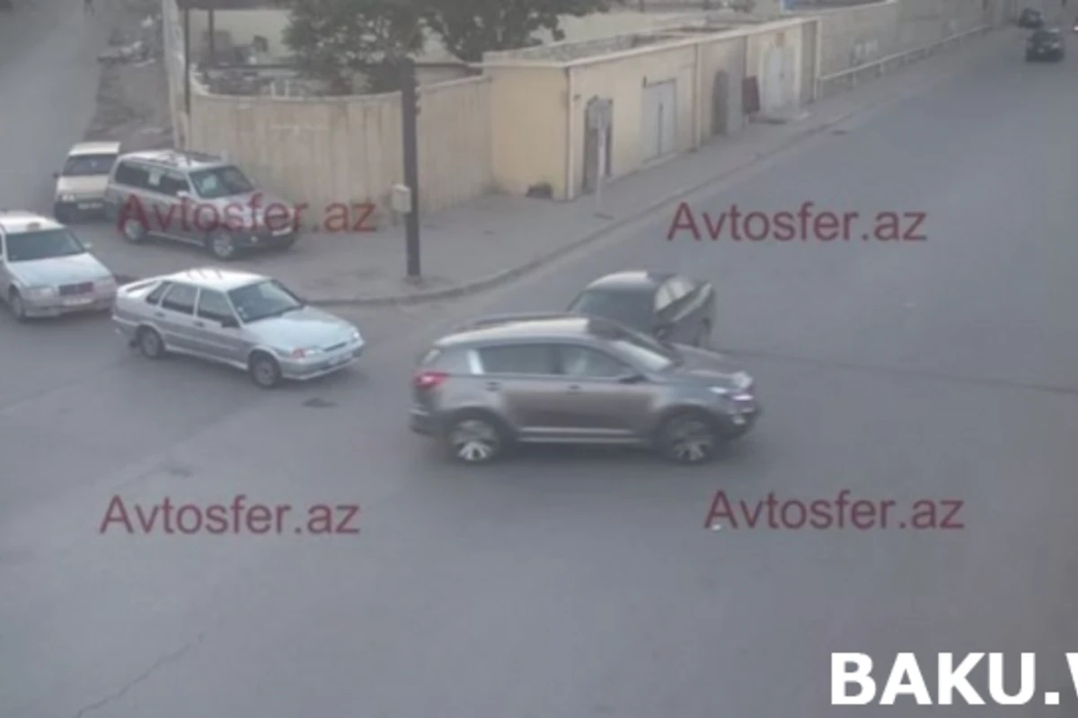 Вместо тормоза на газ или нелепые аварии на светофорах в Баку (видео)