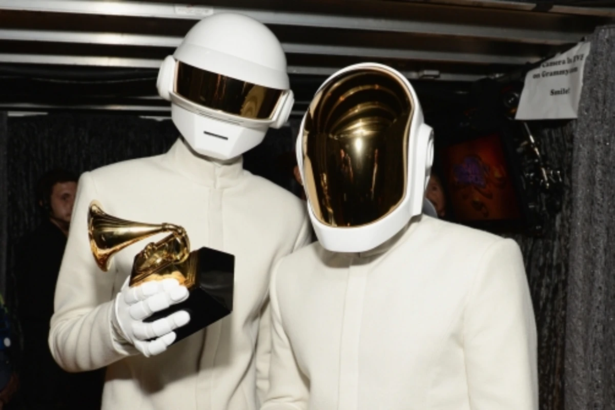 Всемирно известная группа «Daft Punk» выступила на бакинской свадьбе (видео)