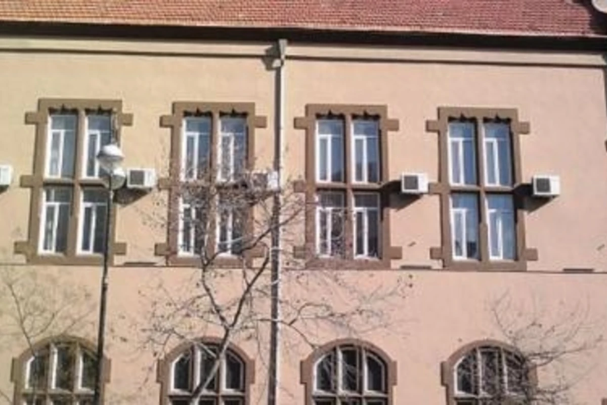 В Баку рухнула крыша Педагогического Университета