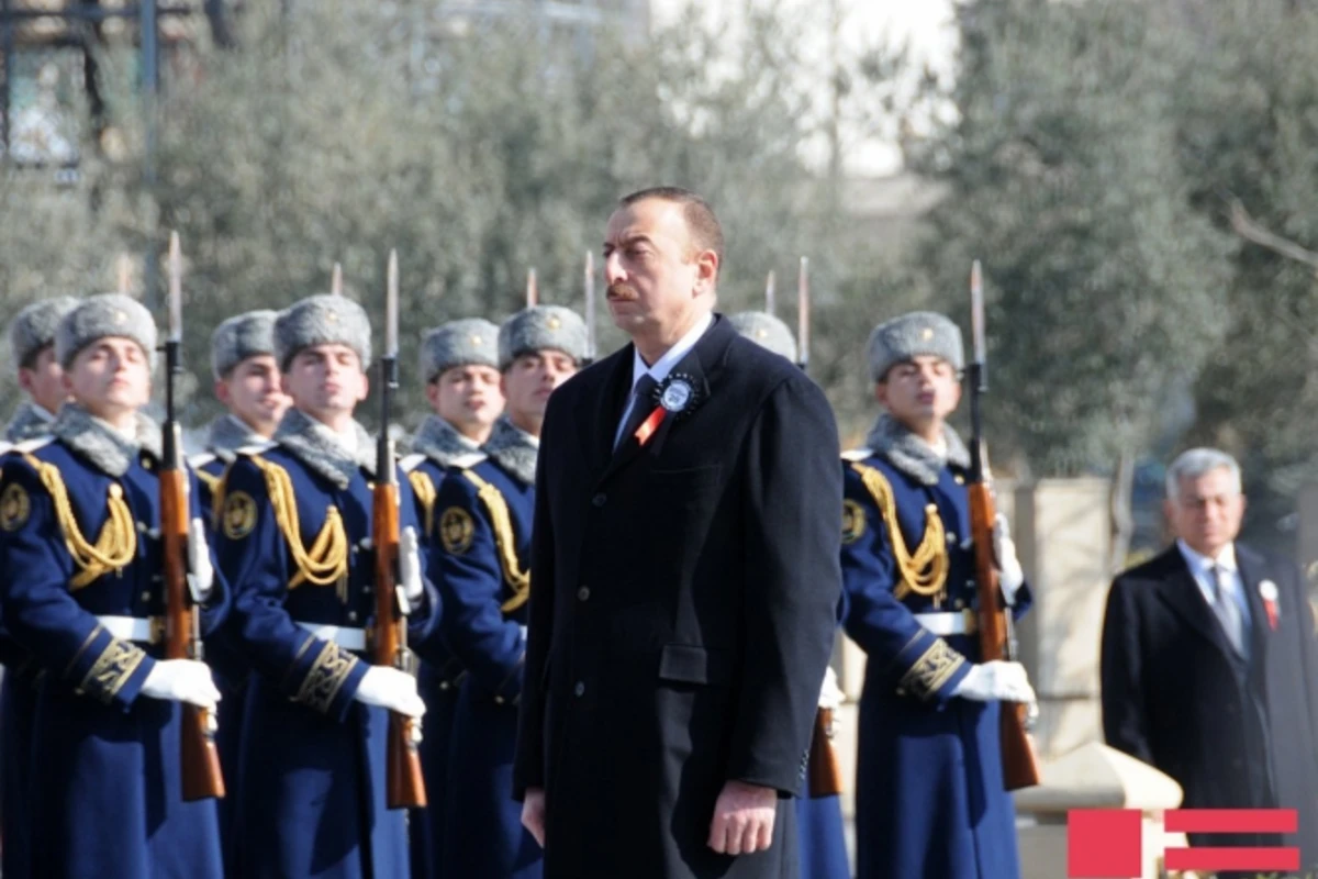 Президент Азербайджана посетил памятник «Ходжалы»