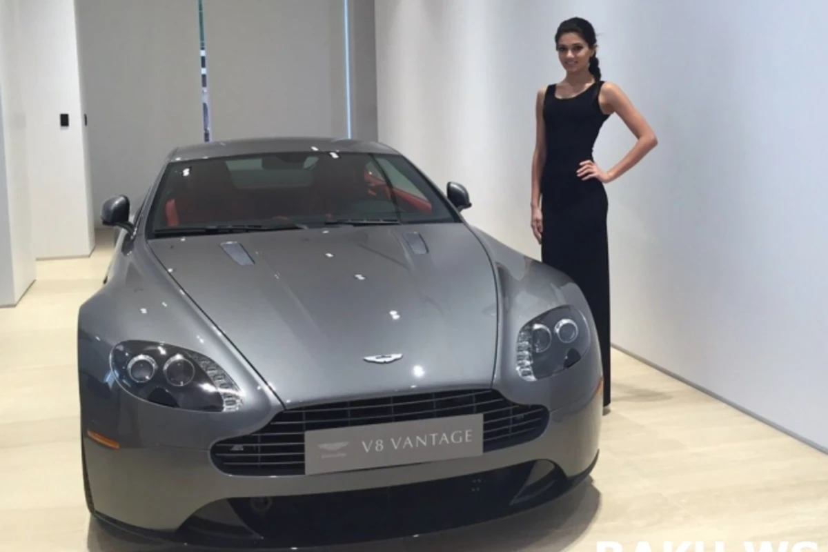 Эксклюзивные снимки с открытия салона Aston Martin в Баку