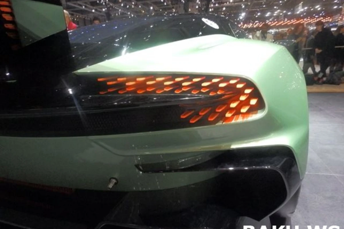 Женева 2015: Гоночный Aston Martin Vulcan за 2.300.000$ (видео) Женева 2015: Гоночный Aston Martin Vulcan за 2.300.000$ (видео)