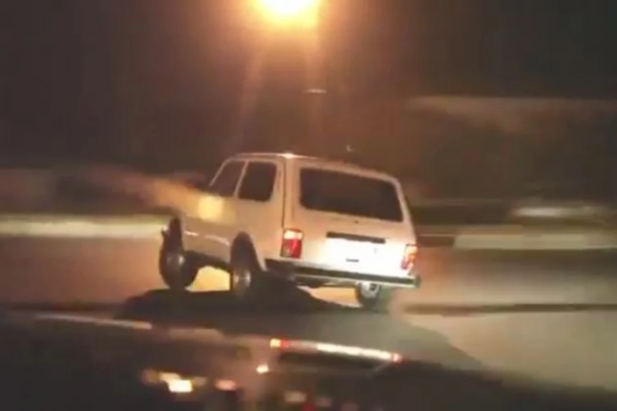 В Баку автохулиганы устроили ночную прогулку (видео)