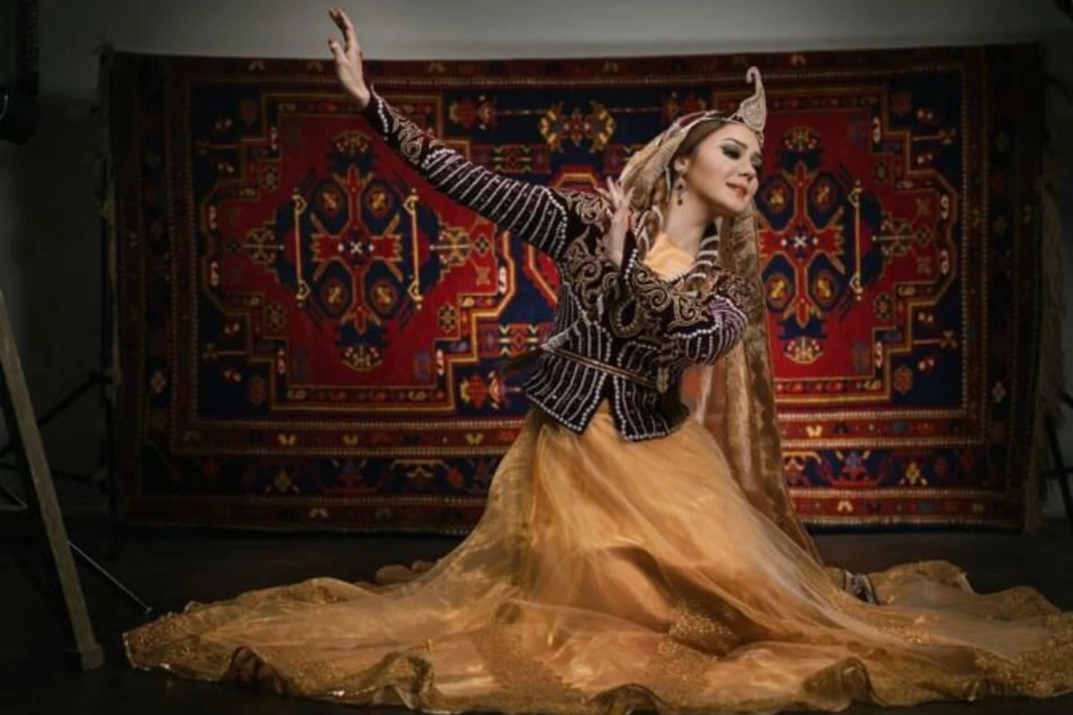 Оксана Расулова снялась в праздничной фотосессии