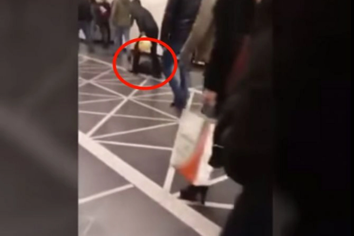 Бесчеловечность по отношению к ребенку в бакинском метро (видео)