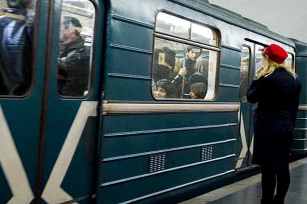 В бакинском метро потерял сознание один из пассажиров