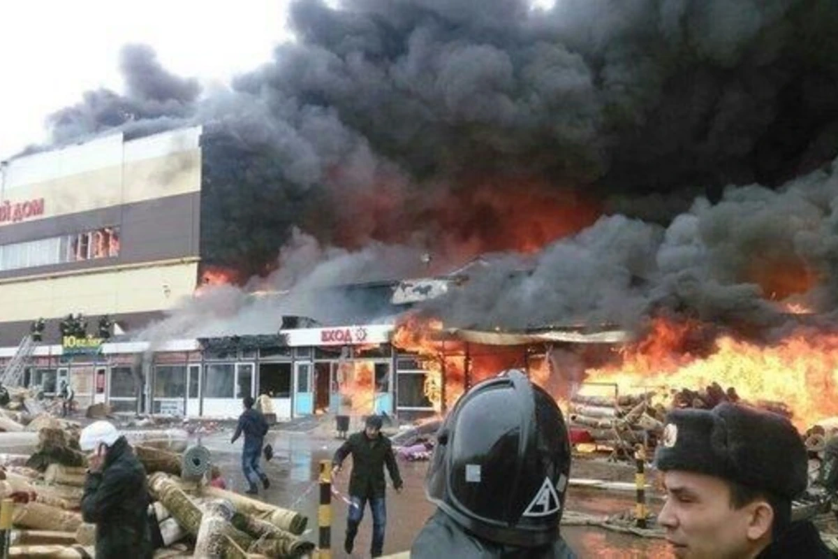 При пожаре в ТЦ в Казани погиб азербайджанец