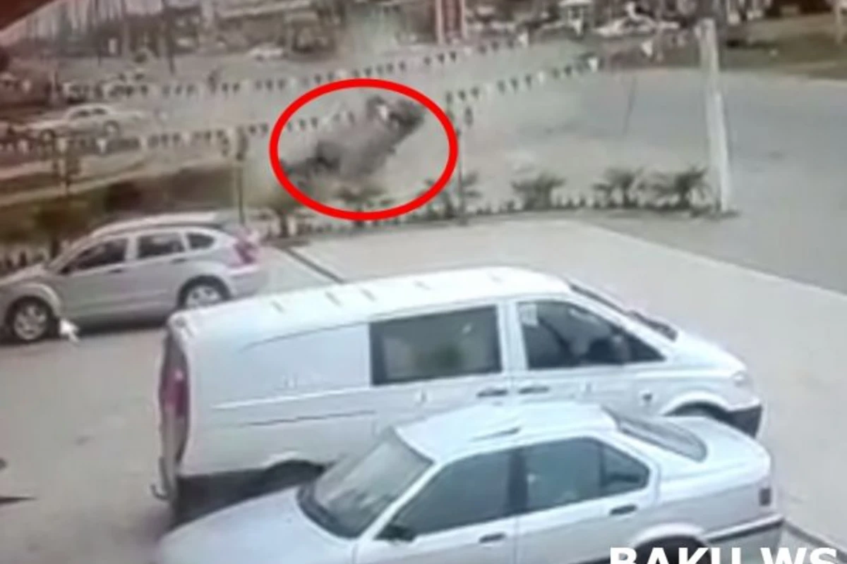 В Баку произошла ужасная авария (видео) В Баку произошла ужасная авария (видео)