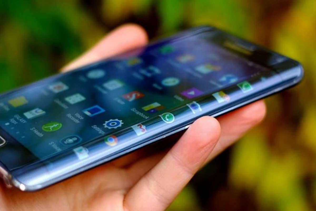 Сломленный миф об ударопрочности Samsung GALAXY S6 Edge (видео) Сломленный миф об ударопрочности Samsung GALAXY S6 Edge (видео)