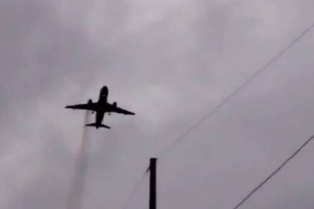 В Баку загорелся самолет