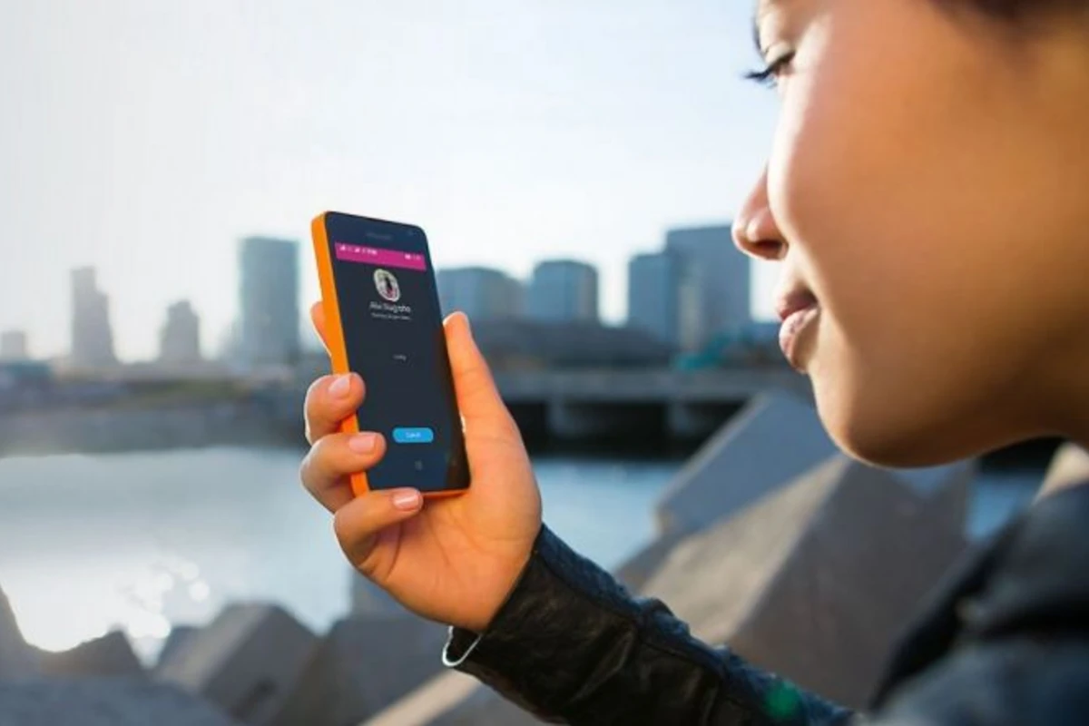 Бюджетная новинка Lumia 430 на две сим-карты