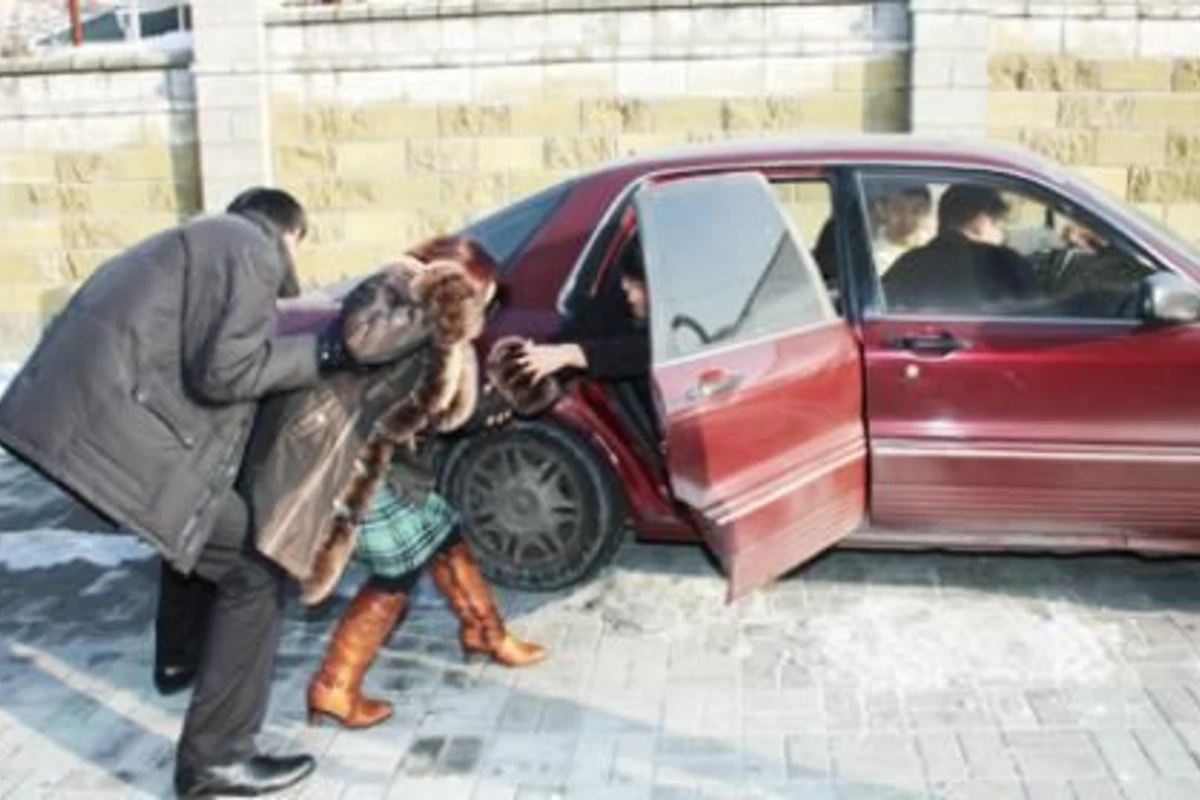 В Баку афганец украл азербайджанку