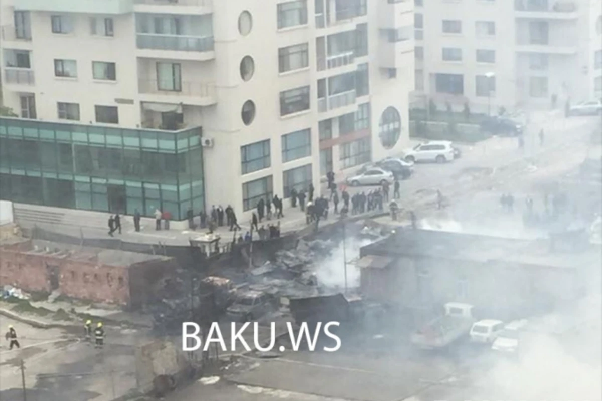 Сильный пожар в центре Баку (видео)