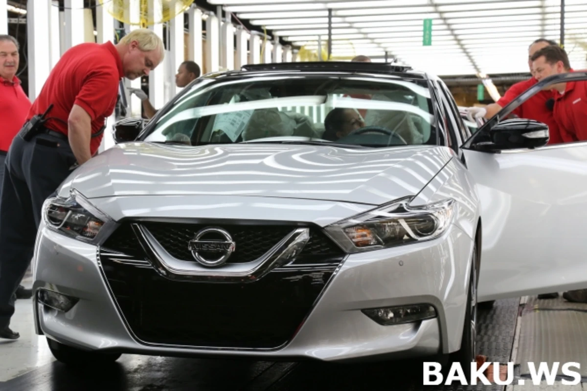 Первый экземпляр 2016 Nissan Maxima сошел с конвейера в США