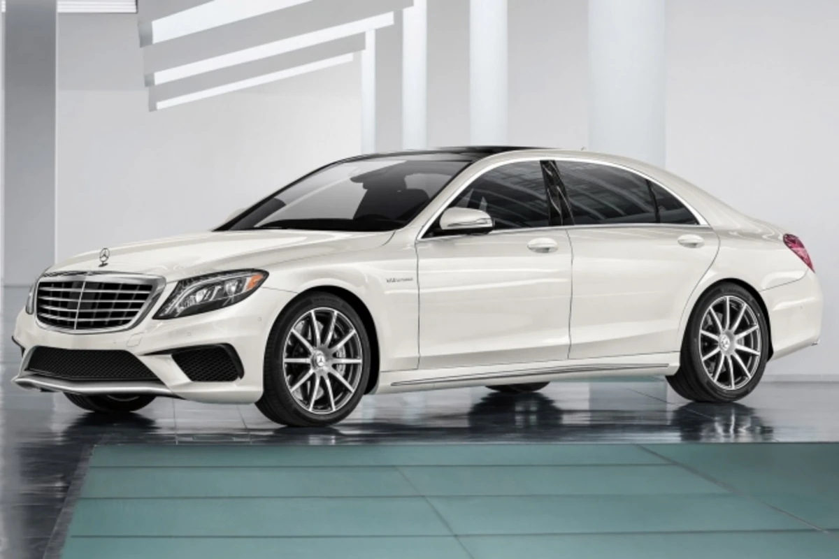 Бакинский метрополитен продает S-class за 15 488 манатов