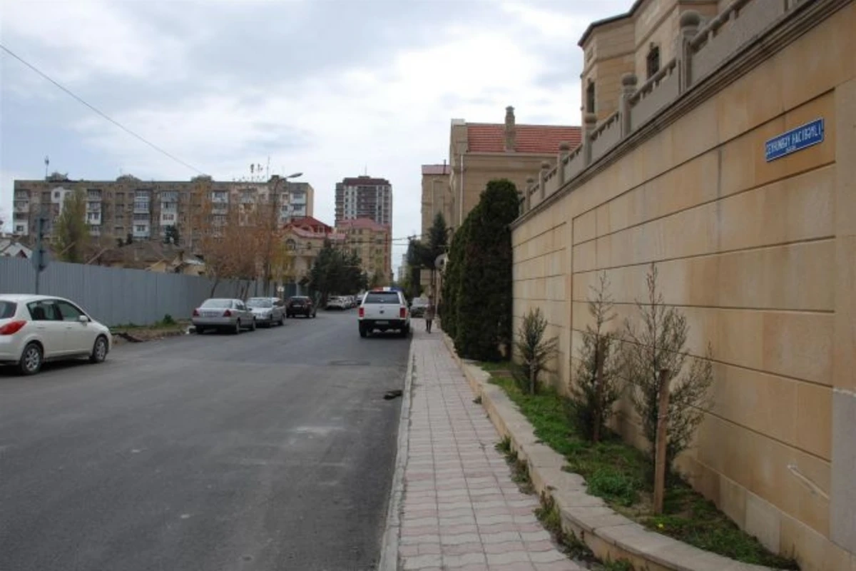 Полностью восстановлено движение на двух улицах Баку