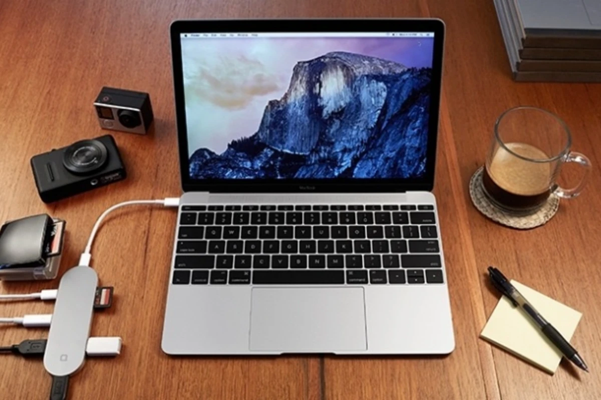 Универсальная док-станция для Apple MacBook (видео)