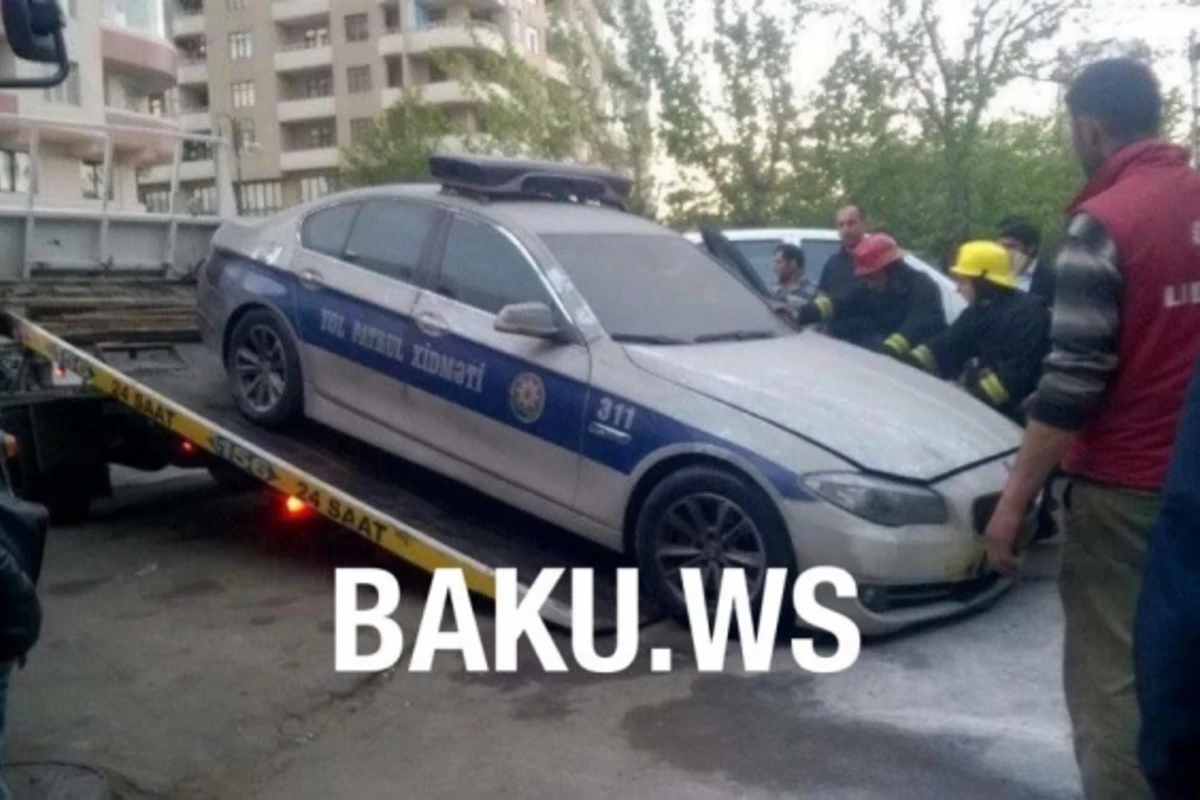 В Баку сгорел автомобиль дорожной полиции
