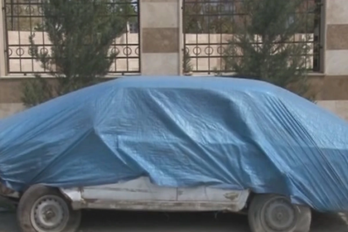 Судьба брошенных автомобилей в Баку (видео)