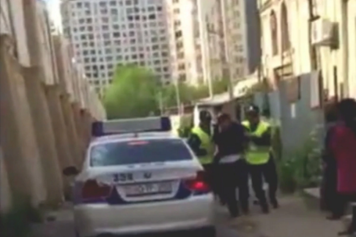 В Баку дорожная полиция задержала автохулигана (видео)