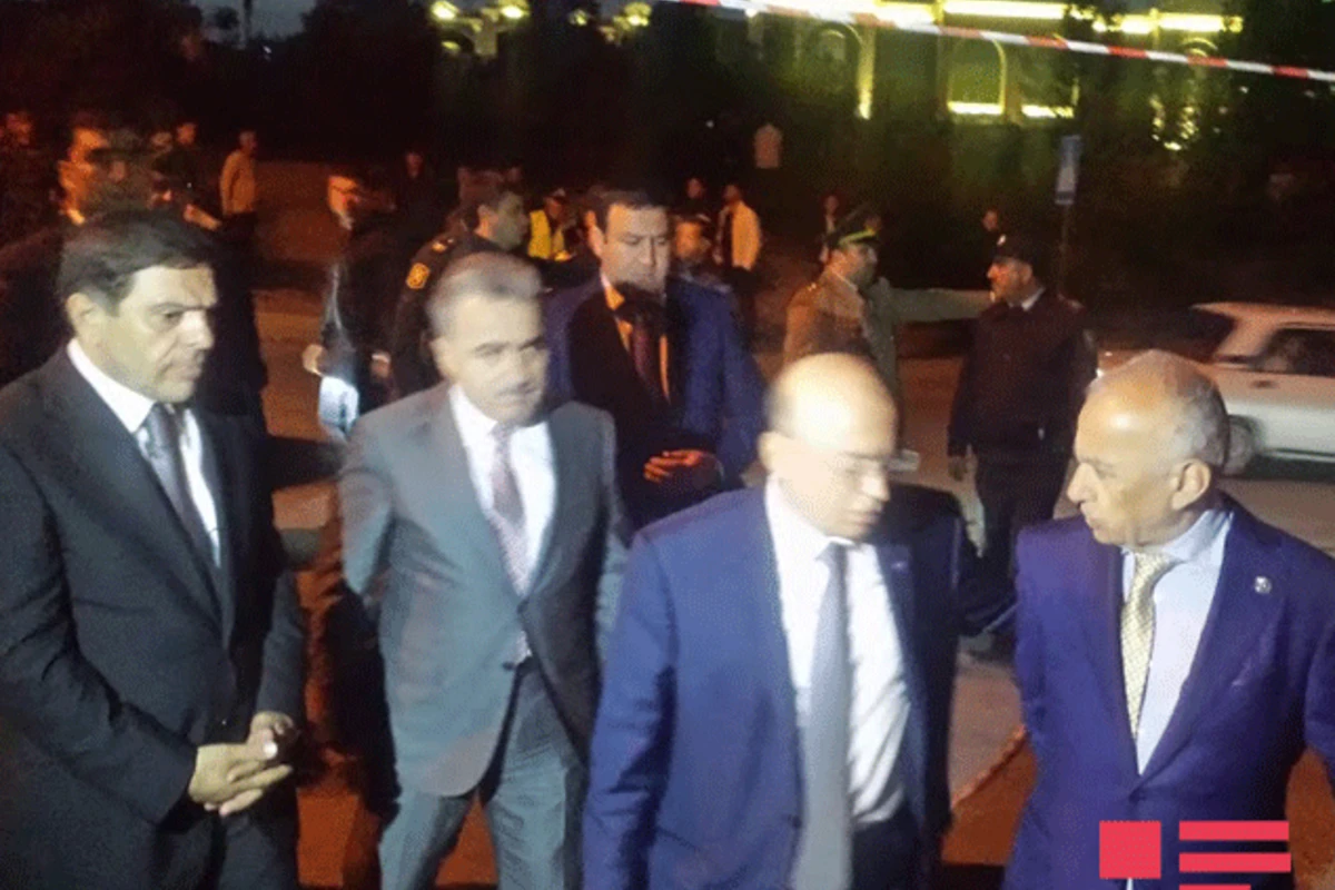 Кямаледдин Гейдаров на месте пожара в Баку